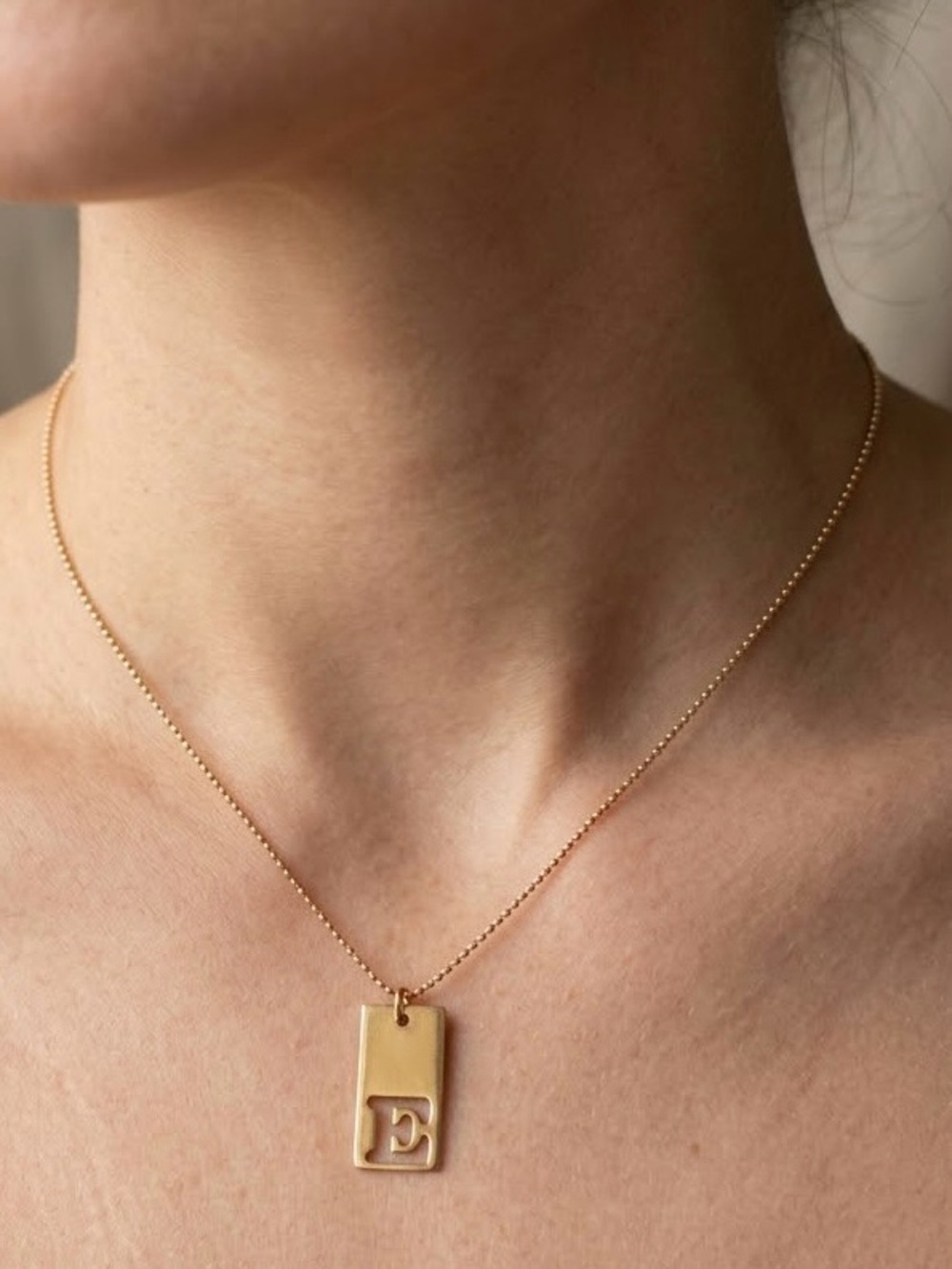 Gold Initial 'E' Rectangle Pendant Necklace - Elegant Women's Jewelry